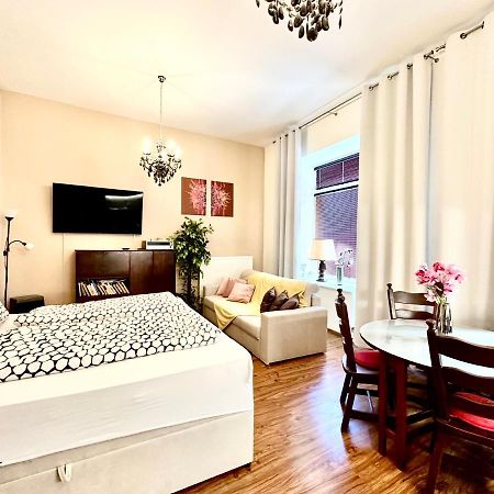 Home Away Main Square Apartment Poprad Eksteriør billede