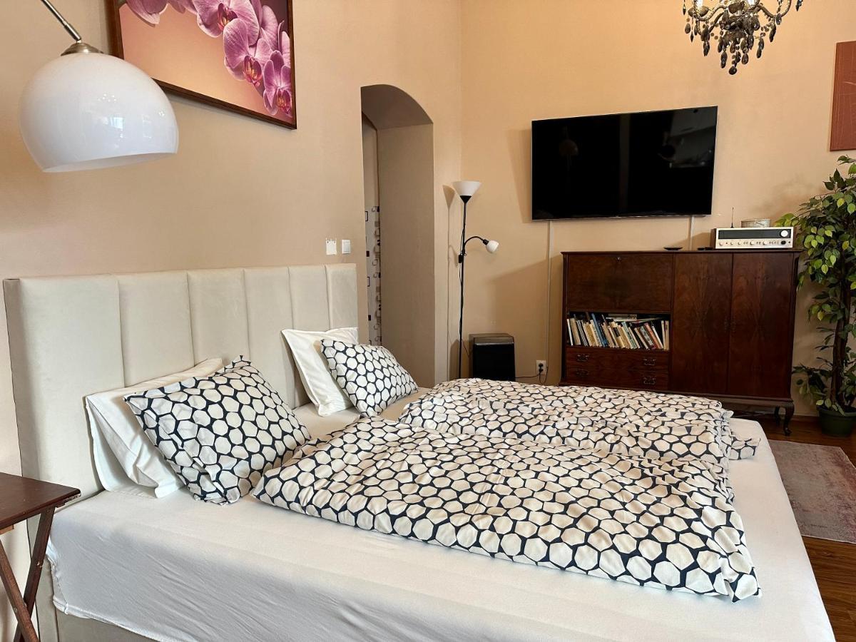 Home Away Main Square Apartment Poprad Eksteriør billede