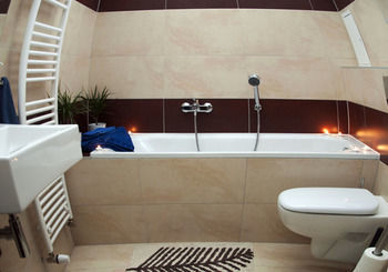 Home Away Main Square Apartment Poprad Eksteriør billede